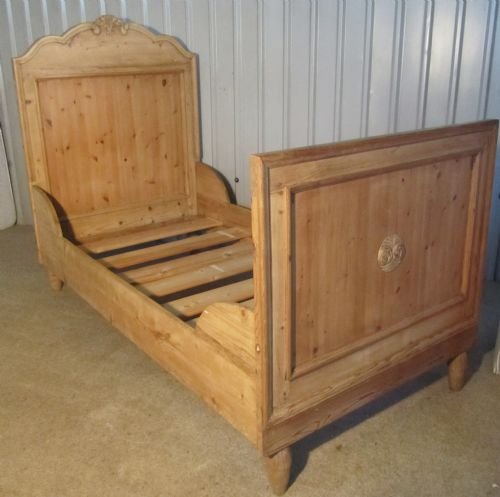fig 1. Pair of 19th Century Dutch Single Pine Sleigh Beds