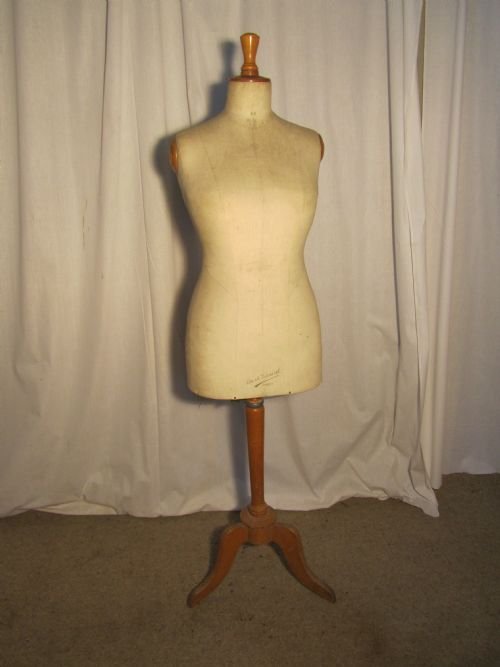 A Charming French Mannequin