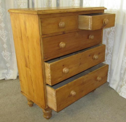 fig 1. Large Victorian Pine Chest of Drawers