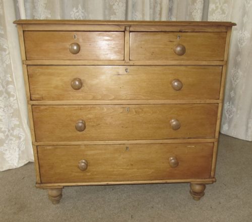 fig 1. Large Victorian Pine Chest of Drawers
