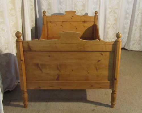 fig 1. French Single Pine Sleigh Bed Lit Bateau