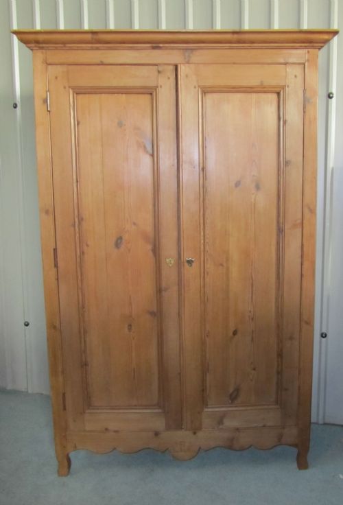 Large French 19th Century Pine Kitchen Cupboard