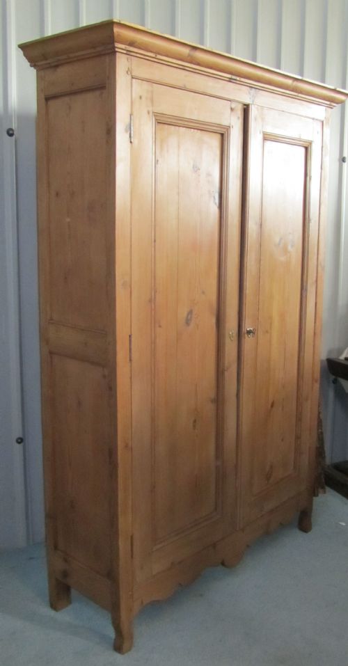 fig 1. LARGE FRENCH 19TH CENTURY PINE KITCHEN CUPBOARD