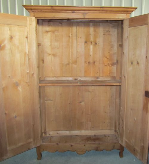 fig 2. LARGE FRENCH 19TH CENTURY PINE KITCHEN CUPBOARD