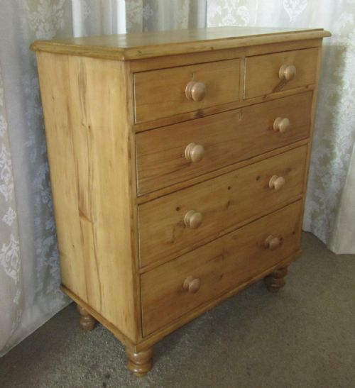 fig 1. Large Victorian Pine Chest of Drawers
