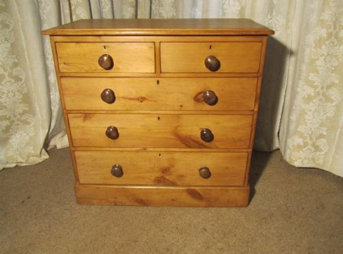 Large Victorian Pine Chest of Drawers