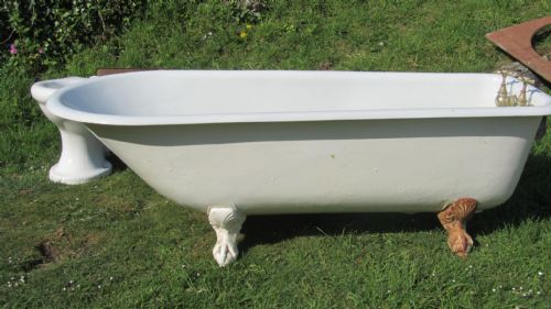 fig 1. Original Victorian Bathroom Set, Roll Top Bath, Corner Sink Loo & Cistern