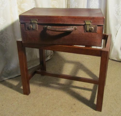 A Victorian Arts and Crafts Oak Luggage Rack, Suitcase Stand