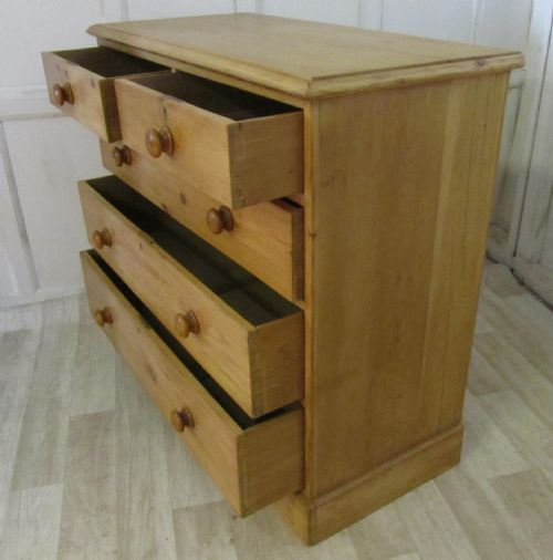 fig 1. Large Victorian Pine Chest of Drawers