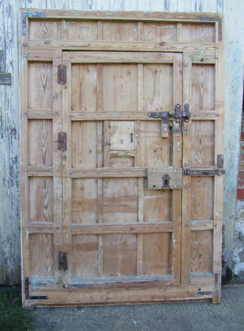 fig 1. Original 19th Century Spanish Door in its Frame With Observation Hatch
