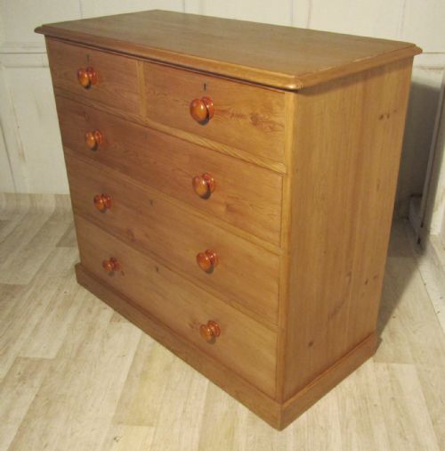 fig 2. Large Victorian Pine Chest of Drawers