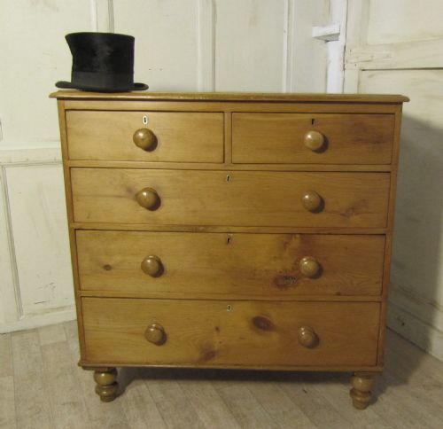 Large Victorian Pine Chest of Drawers