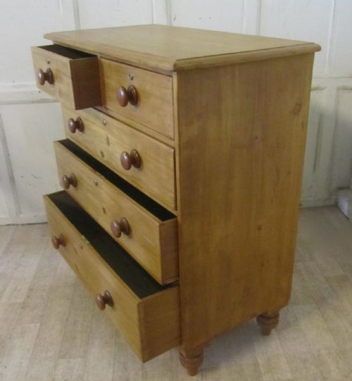 fig 1. Large Victorian Pine Chest of Drawers