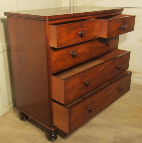 fig 1. A Large William IV Mahogany Chest of Drawers
