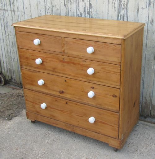 fig 2. Large Victorian Pine Chest of Drawers