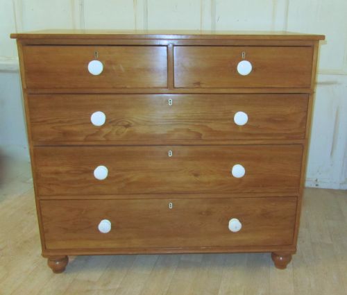 Large Victorian Pine Chest of Drawers
