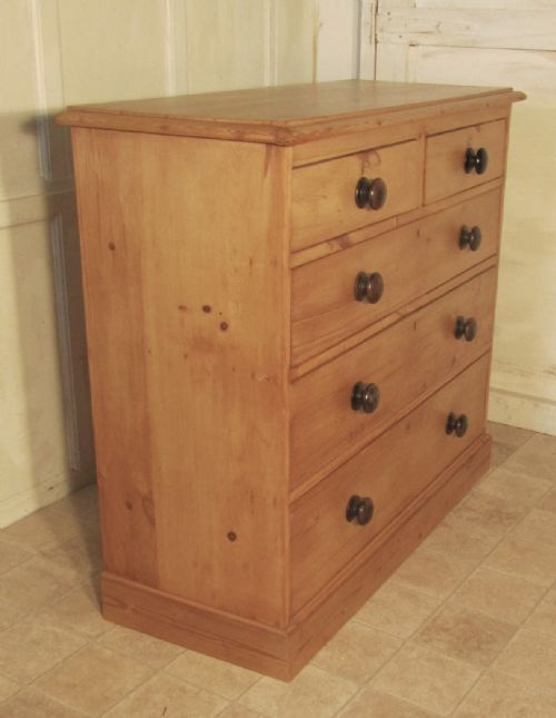 fig 1. Large Victorian Pine Chest of Drawers