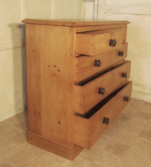 fig 2. Large Victorian Pine Chest of Drawers