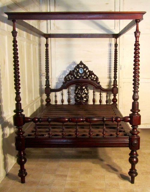 Exceptional Quality Colonial Style Carved Mahogany 4 Poster Double Bed