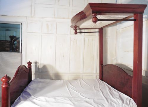 fig 3. Victorian Flame Mahogany 5ft Half Tester Bed