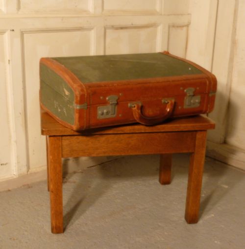 A Sturdy Golden Oak Luggage Rack, Suitcase Stand