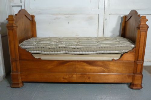 19th Century French Empire Style Day Bed or Single Sleigh Bed.