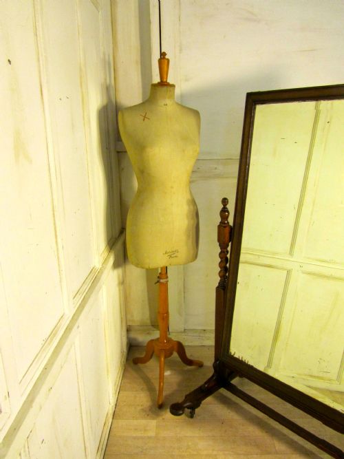 fig 1. Large Oak Gentleman’s Outfitters Cheval Mirror