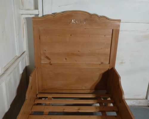 fig 2. French Pine Single Sleigh Bed Lit Bateau
