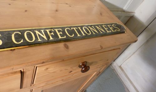 fig 2. 19th Century French Shoemaker’s Glass Advertising Sign