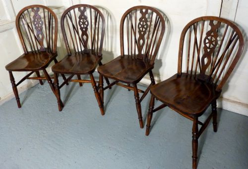 fig 2. A Set of 4 Beech & Elm Wheel Back Windsor Kitchen Dining Chairs