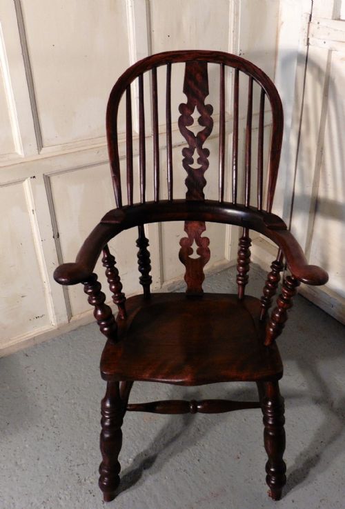 fig 1. Yew and Ash Wheel Back Windsor Carver Chair