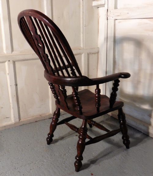 fig 2. Yew and Ash Wheel Back Windsor Carver Chair