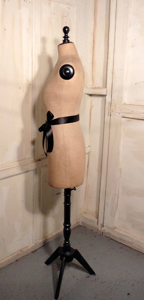 fig 2. A Charming French Mannequin