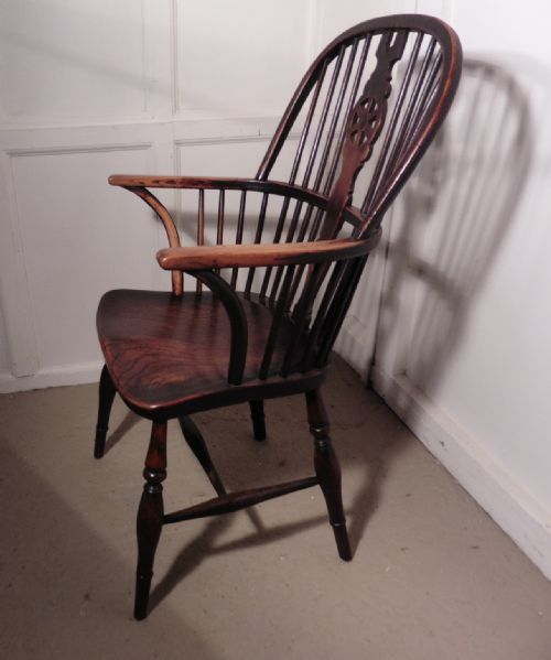 fig 1. A Georgian Elm and Ash Wheel Back Windsor Carver Chair