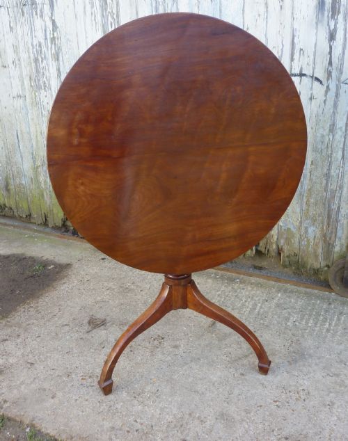 Georgian Yew Wood Tilt Top Table