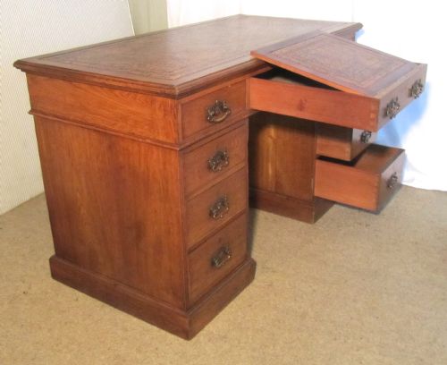 fig 2. A Victorian Arts & Crafts Golden Oak Pedestal or Knee Hole Desk