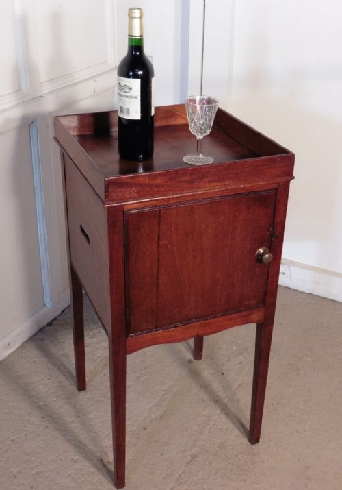 Georgian Mahogany Tray Top Bed Side Cupboard