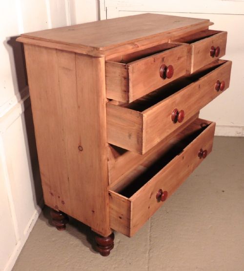 fig 3. Large Victorian Pine Chest of Drawers