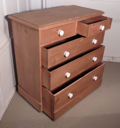 fig 1. Victorian Pine Chest of Drawers