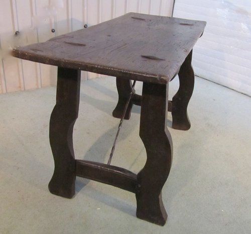 fig 1. An 18th Century Oak Tavern Table