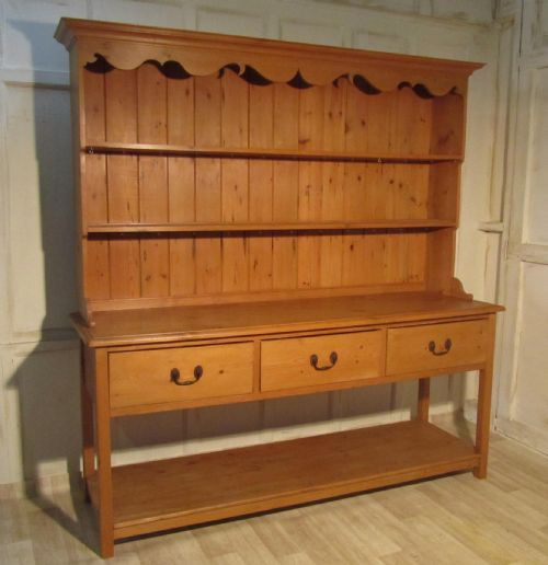 fig 1. A Very Large Georgian Pine Pot Board Dresser 