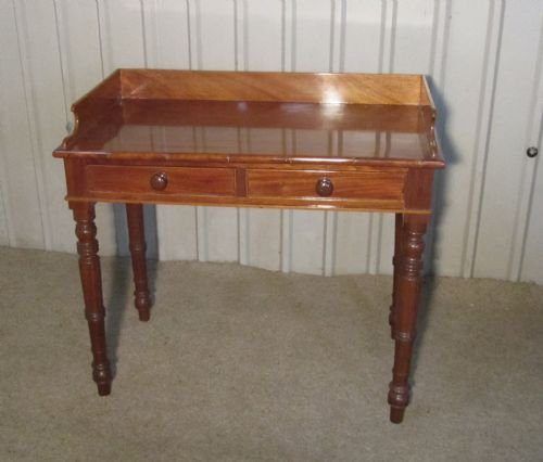 A Small Victorian Mahogany Side Table or Wash Stand.