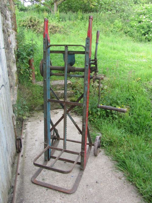fig 1. Victorian Sack Lifter Barrow from Spitalfields Market London