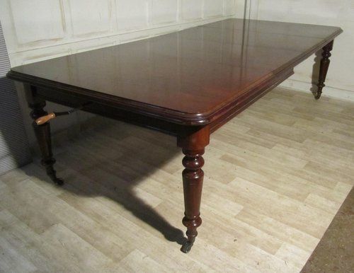 Large Victorian Mahogany Extending Dining Table