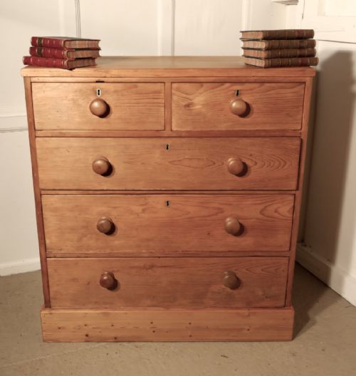 Large Victorian Pine Chest of Drawers