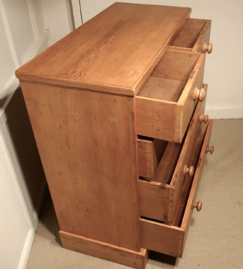 fig 2. Large Victorian Pine Chest of Drawers