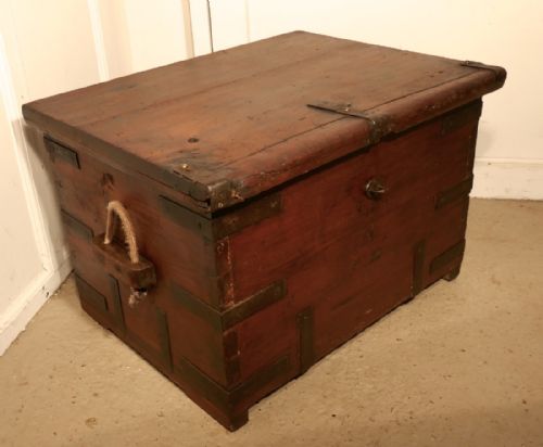fig 2. A 18th Century Naval Officers Sea Chest