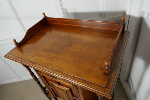 fig 4. Edwardian Mahogany Batchelor’s Fireside Companion, Purdonium