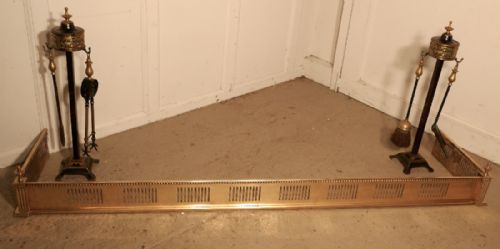 fig 1. Long Victorian Pierced Brass Fender