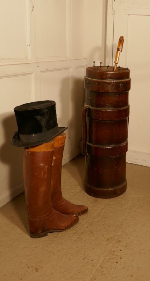 fig 1. WWI Moulded Leather Artillery Shell Carrier with Three Reinforced Bands